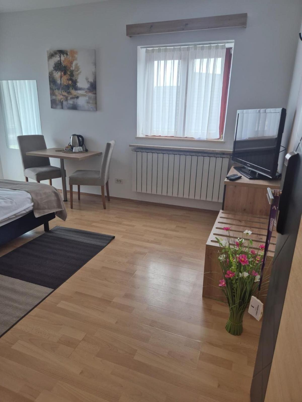 Pansion Danica Hotel Rastovača Екстериор снимка